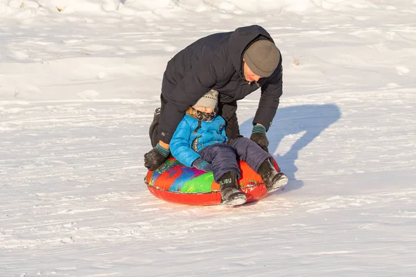 Petropavlovsk Kasachstan Dezember 2018 Kinder Und Eltern Fahren Winter Mit — Stockfoto