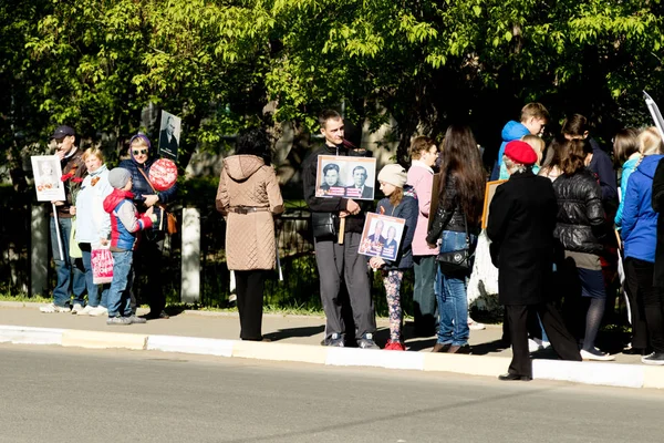 Petropavlovsk 9 Mayıs 2016: sakinleri unutulmaz Alayı 