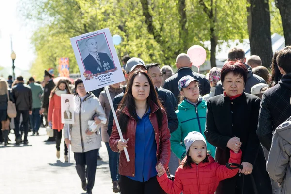 Petropavlovsk 9 Mayıs 2016: sakinleri unutulmaz Alayı 