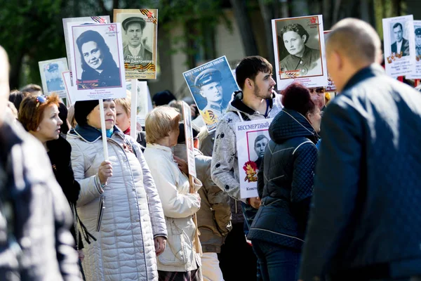 Petropavlovsk 9 Mayıs 2016: sakinleri unutulmaz Alayı 