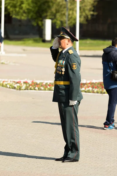 페트로 파블로프 2016 휴일입니다 카자흐스탄에서 수비수 군인과 질량의 사람들 — 스톡 사진