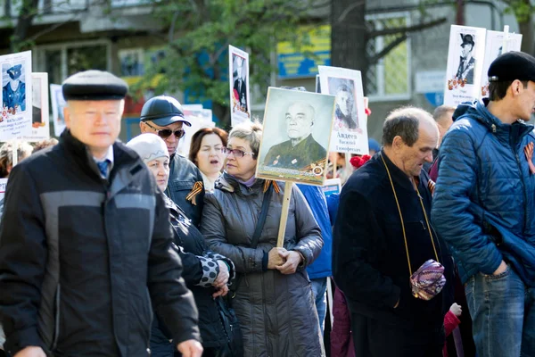 Petropavlovsk 9 Mayıs 2016: sakinleri unutulmaz Alayı 