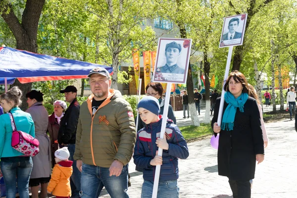 Petropavlovsk 9 Mayıs 2016: sakinleri unutulmaz Alayı 