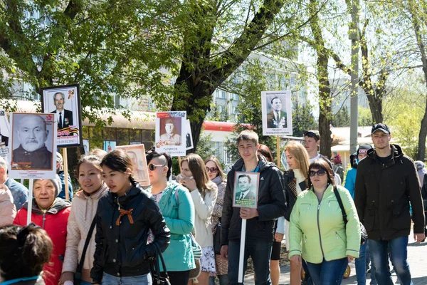 Petropavlovsk 9 Mayıs 2016: sakinleri unutulmaz Alayı 