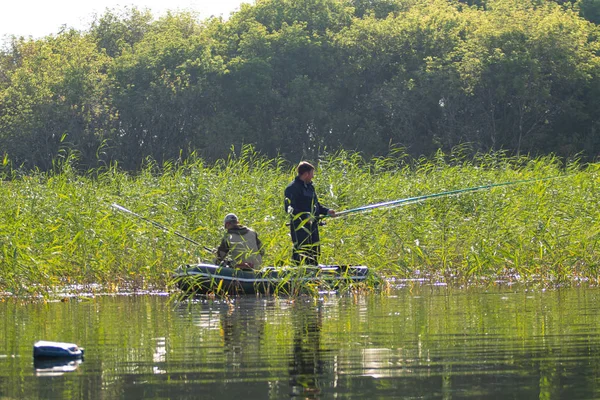 Petropavlovsk Kazakistan Luglio 2018 Pescatori Persone Gommoni Sul Pesce Lago — Foto Stock