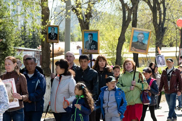 Petropavlovsk 9 Mayıs 2016: sakinleri unutulmaz Alayı 