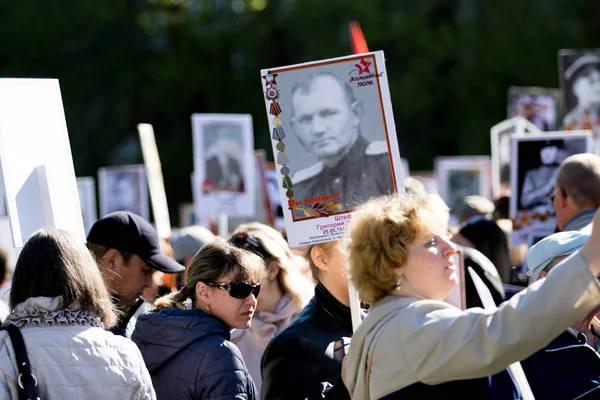 Petropavlovsk 9 Mayıs 2016: sakinleri unutulmaz Alayı 