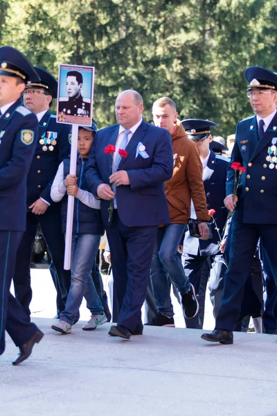 Petropavlovsk 9 Mayıs 2016: sakinleri unutulmaz Alayı 