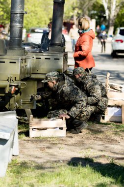 Petropavlovsk, Kazakistan - 9 Mayıs 2016: 9 Mayıs 2016 Petropavlovsk, Kazakistan'daki zafer günü. Ölü savaş anısına. Üyeler mutlu.