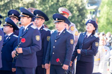 Petropavlovsk, Kazakistan - 9 Mayıs 2016: 9 Mayıs 2016 Petropavlovsk, Kazakistan'daki zafer günü. Ölü savaş anısına. Üyeler mutlu.