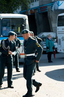 Petropavlovsk, Kazakistan - 9 Mayıs 2016: 9 Mayıs 2016 Petropavlovsk, Kazakistan'daki zafer günü. Ölü savaş anısına. Üyeler mutlu.