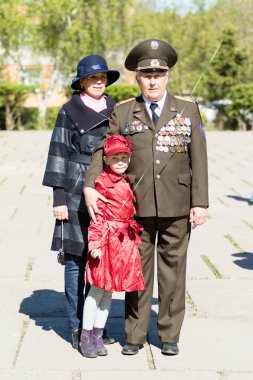Petropavlovsk, Kazakistan - 9 Mayıs 2016: 9 Mayıs 2016 Petropavlovsk, Kazakistan'daki zafer günü. Ölü savaş anısına. Üyeler mutlu.