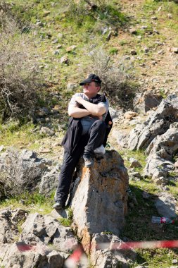 Kazakistan, Çimkent - 9 Nisan 2017. Erkekler kadınlar kadınlar çocuk dağlar bahar. Jöle manzara manzara.