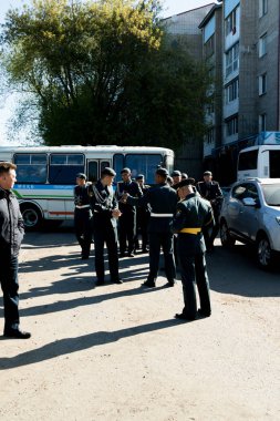 Petropavlovsk, Kazakistan - 9 Mayıs 2016: 9 Mayıs 2016 Petropavlovsk, Kazakistan'daki zafer günü. Ölü savaş anısına. Üyeler mutlu.