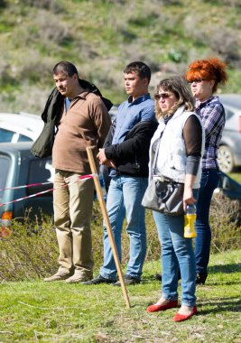 Kazakistan, Çimkent - 9 Nisan 2017. Erkekler kadınlar kadınlar çocuk dağlar bahar. Jöle manzara manzara.