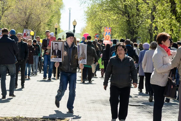 Petropavlovsk 9 Mayıs 2016: sakinleri unutulmaz Alayı 