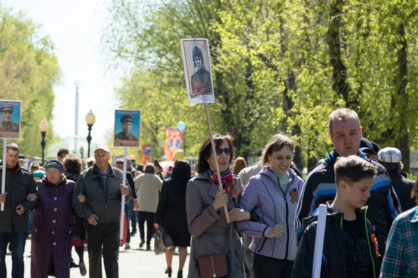 Petropavlovsk 9 Mayıs 2016: sakinleri unutulmaz Alayı 