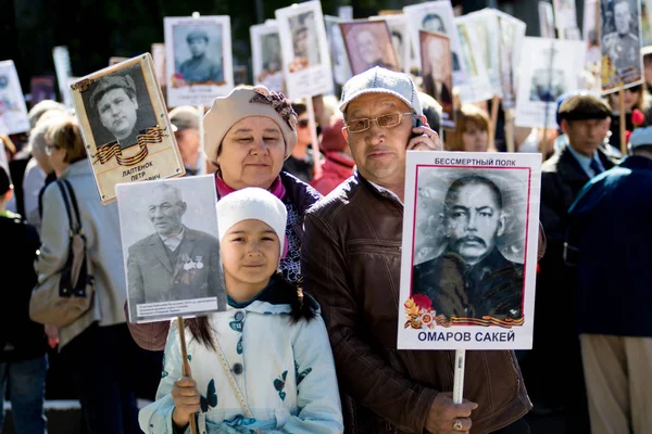 Петропавловск Мая 2016 Года Жители Памятного Крестного Хода Бессмертный Полк — стоковое фото