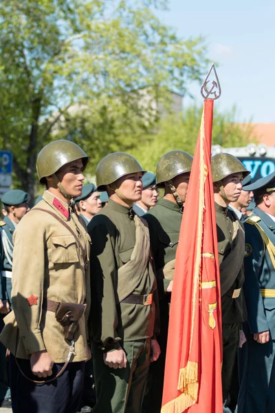 ペトロパブロフスク カザフスタン 2016 2016 日でペトロパブロフスク カザフスタンに勝利の日 戦没者追悼 幸せなメンバー — ストック写真