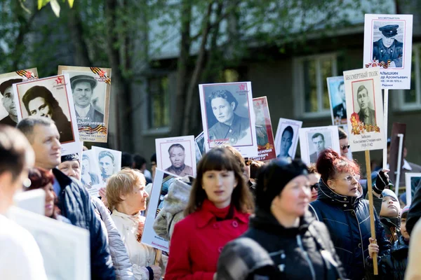 Petropavlovsk 9 Mayıs 2016: sakinleri unutulmaz Alayı 