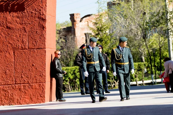 Petropavlovsk, Kazakistan - 9 Mayıs 2016: 9 Mayıs 2016 Petropavlovsk, Kazakistan'daki zafer günü. Ölü savaş anısına. Üyeler mutlu.