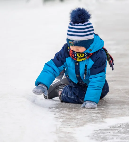 Petropavlovsk Kasachstan Januar 2019 Kinder Fahren Auf Einem Vereisten Hügel — Stockfoto