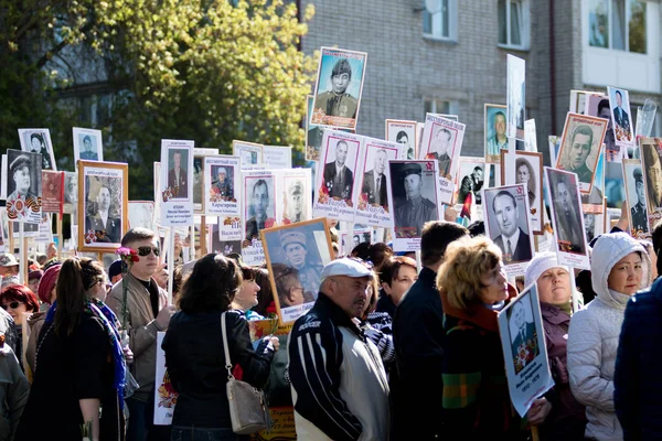 Petropavlovsk 9 Mayıs 2016: sakinleri unutulmaz Alayı 