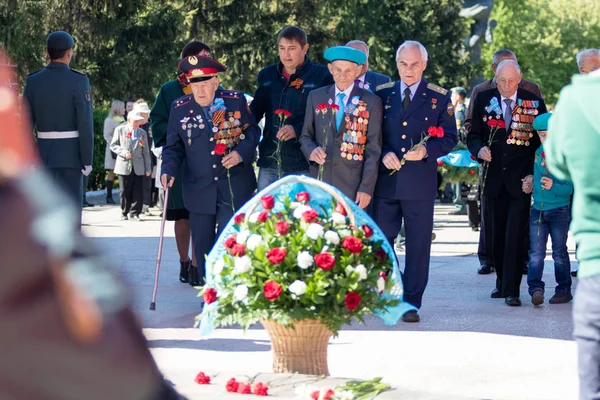 Petropavlovsk 9 Mayıs 2016: sakinleri unutulmaz Alayı 