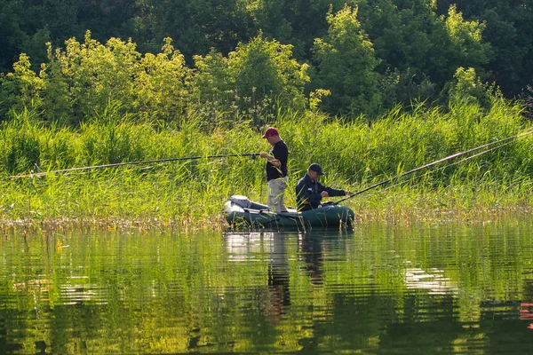 Petropavlovsk Kazakistan Luglio 2018 Pescatori Persone Gommoni Sul Pesce Lago — Foto Stock