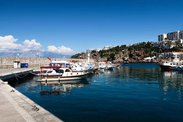 Antalya Turquía Junio 2017 Barcos Antiguo Puerto Antalya Son Una — Foto de Stock