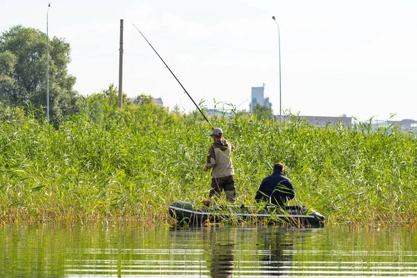 Petropavlovsk Kazakistan Luglio 2018 Pescatori Persone Gommoni Sul Pesce Lago — Foto Stock