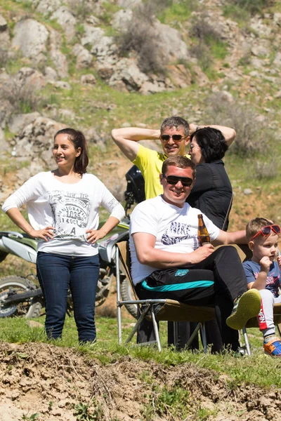 Kazajstán Shymkent Abril 2017 Hombres Mujeres Mujeres Niños Las Montañas — Foto de Stock