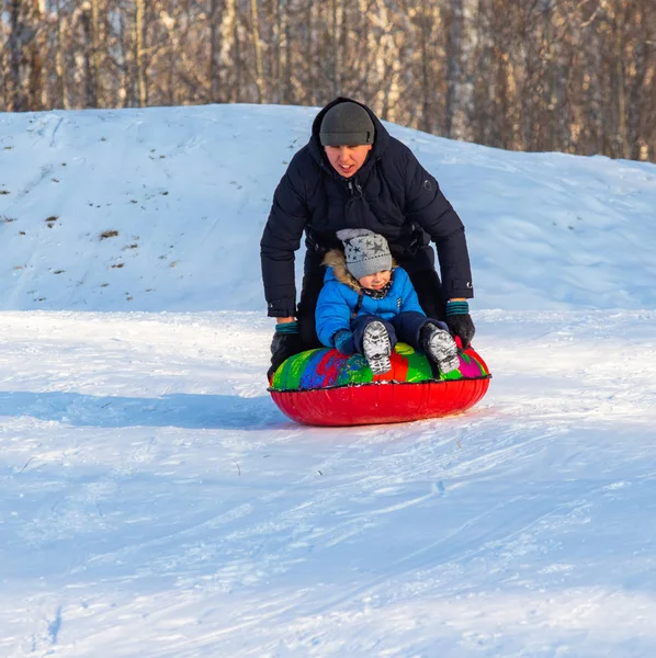 Petropavlovsk Kasachstan Dezember 2018 Kinder Und Eltern Fahren Winter Mit — Stockfoto