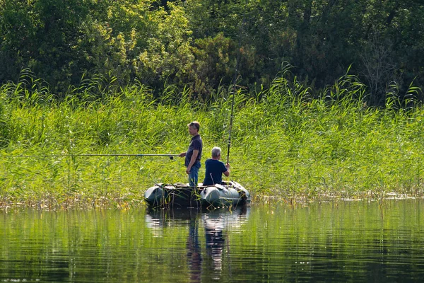 Petropavlovsk Kazakistan Luglio 2018 Pescatori Persone Gommoni Sul Pesce Lago — Foto Stock