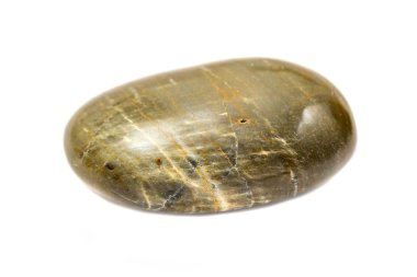 izole beyaz bir arka plan üzerinde renkli düz taş