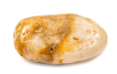 izole beyaz bir arka plan üzerinde renkli düz taş