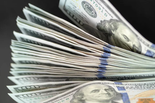 para 100 dolar faturaları bir arka plan iş olarak