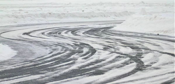 Kış Manzarası Karla Kaplı Yol — Stok fotoğraf