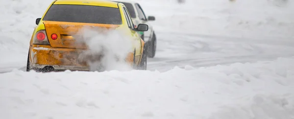 Personenauto Winter Sneeuw Blizzard Ijs Ijzige Weg — Stockfoto