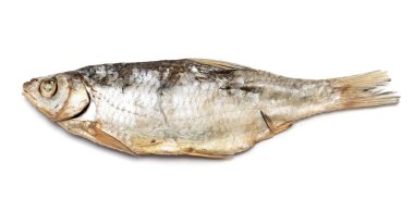 Beyaz arka planda, bira için gıda izole kuru çiğ balık vobla.