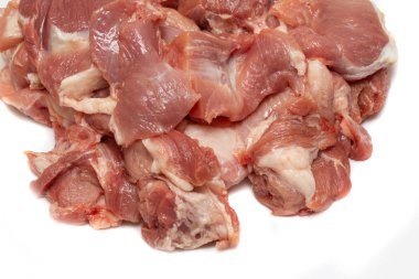 et parçaları çiğ, et