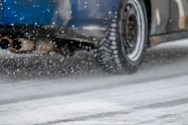 Autovettura Inverno Neve Bufera Neve Ghiaccio Strada Ghiacciata — Foto Stock