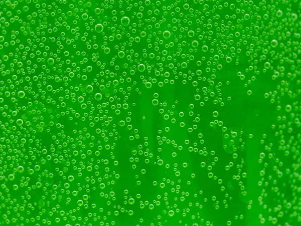 Gotas Redondas Água Fundo Verde — Fotografia de Stock
