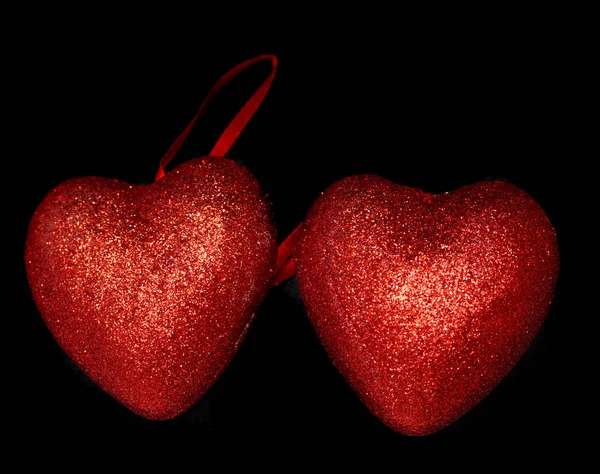 黑色背景上的一颗红色的心 情人节爱情和浪漫的概念 情人节美丽 — 图库照片