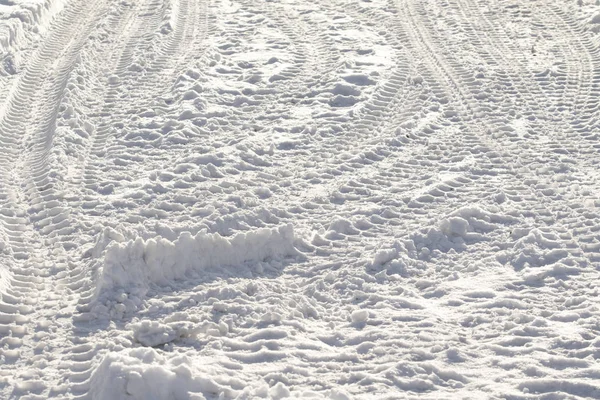 Śledzić Śniegu Kół Samochodu — Zdjęcie stockowe