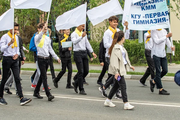 Petropavlovsk Kazajstán Junio 2019 Día Internacional Del Niño Desfile Estudiantes —  Fotos de Stock