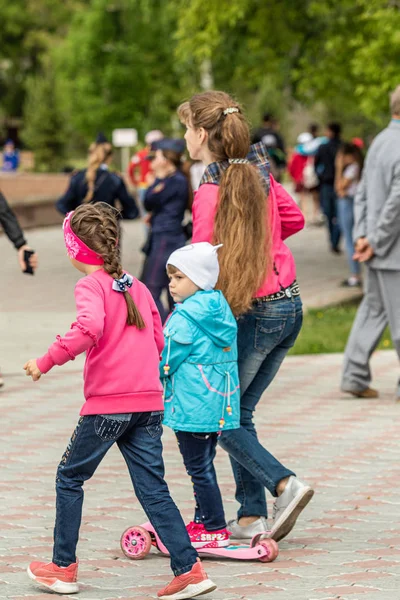 Petropavlovsk Kazajstán Junio 2019 Día Internacional Del Niño Desfile Estudiantes — Foto de Stock