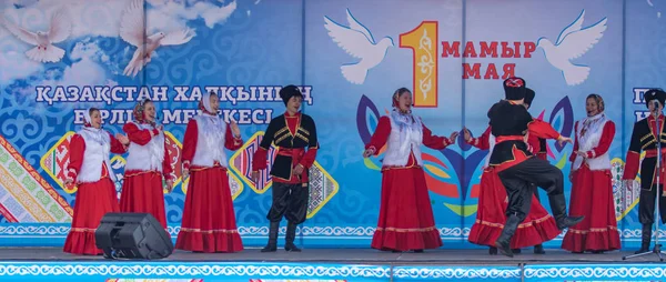 Petropavlovsk Kazajstán Mayo 2019 Canciones Bailes Los Trajes Nacionales Los — Foto de Stock