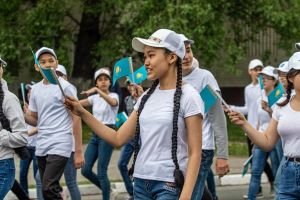 Petropavlovsk Kazakstan Juni 2019 Internationella Barn Dagen Parad Skolbarn Studenter — Stockfoto