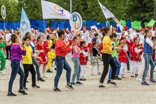 Petropavlovsk Kazakhstan June 2019 International Children Day Parade Schoolchildren Students — Stock Photo, Image